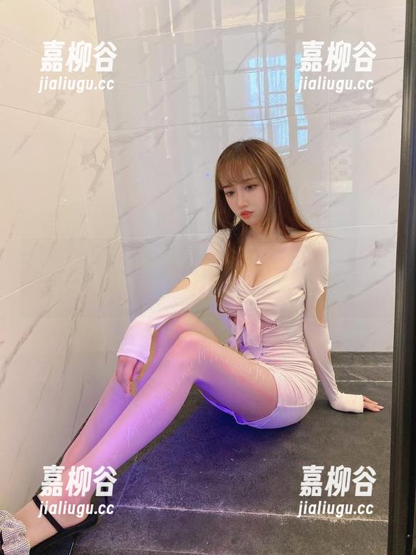 就在这里！过期米线线的清纯图集，福利不容错过！