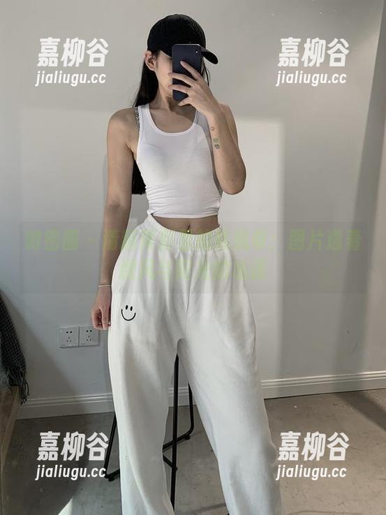 微密圈 - 清新背影里的陈佩奇：图片透着微风与阳光的私语