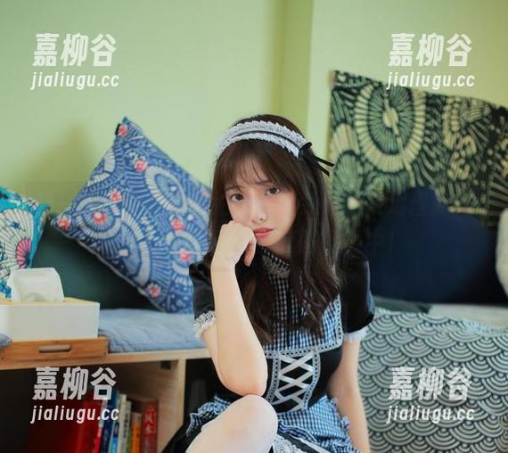 独一无二的豹纹私拍，看看雯妹不讲道理如何化身时尚小精灵！套图享受中！