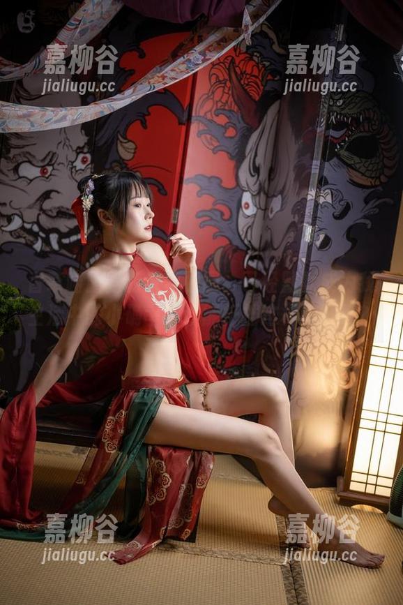 香草喵露露的灰丝原图，已经默默成为我生活中的小确幸，谁能抵挡这样的壁纸？