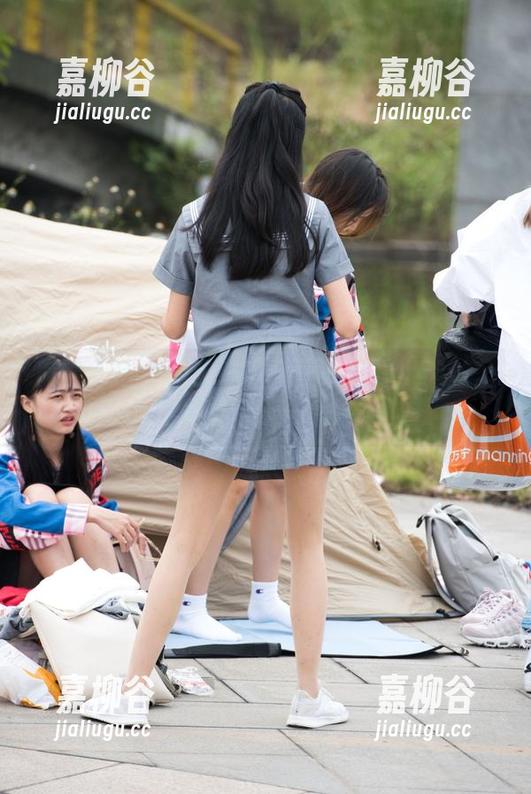 魔镜街拍-婷婷 魔镜街拍 - 游走在寒风里的婷婷:肉丝圣诞美人的壁纸合集来啦!