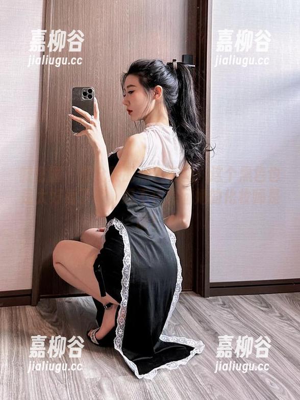 微密圈 - 黎允熙的黑色美图：这个黑色也是太好看了吧，忍不住想问她的化妆师是谁！